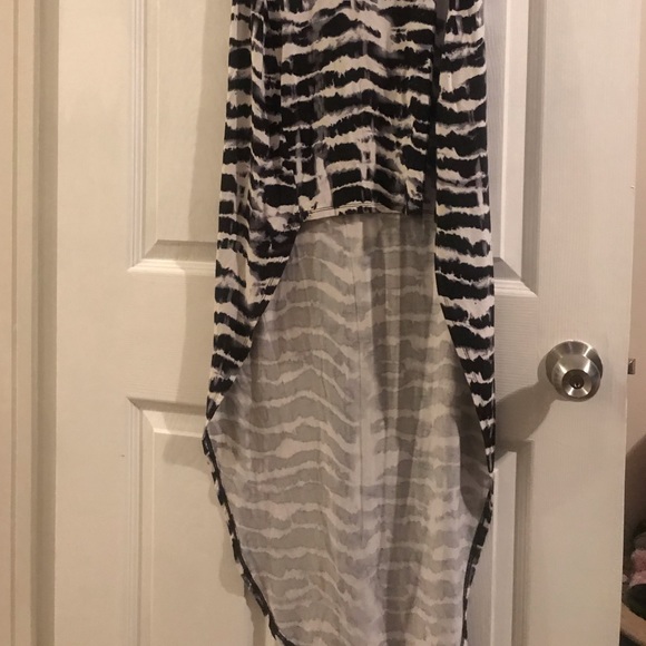 GUESS BLACK & WHITE DRESS - Picture 2 of 5